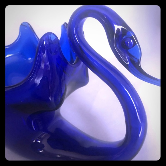 Vintage cobalt art glass swan bowl - Picture 3 of 8
